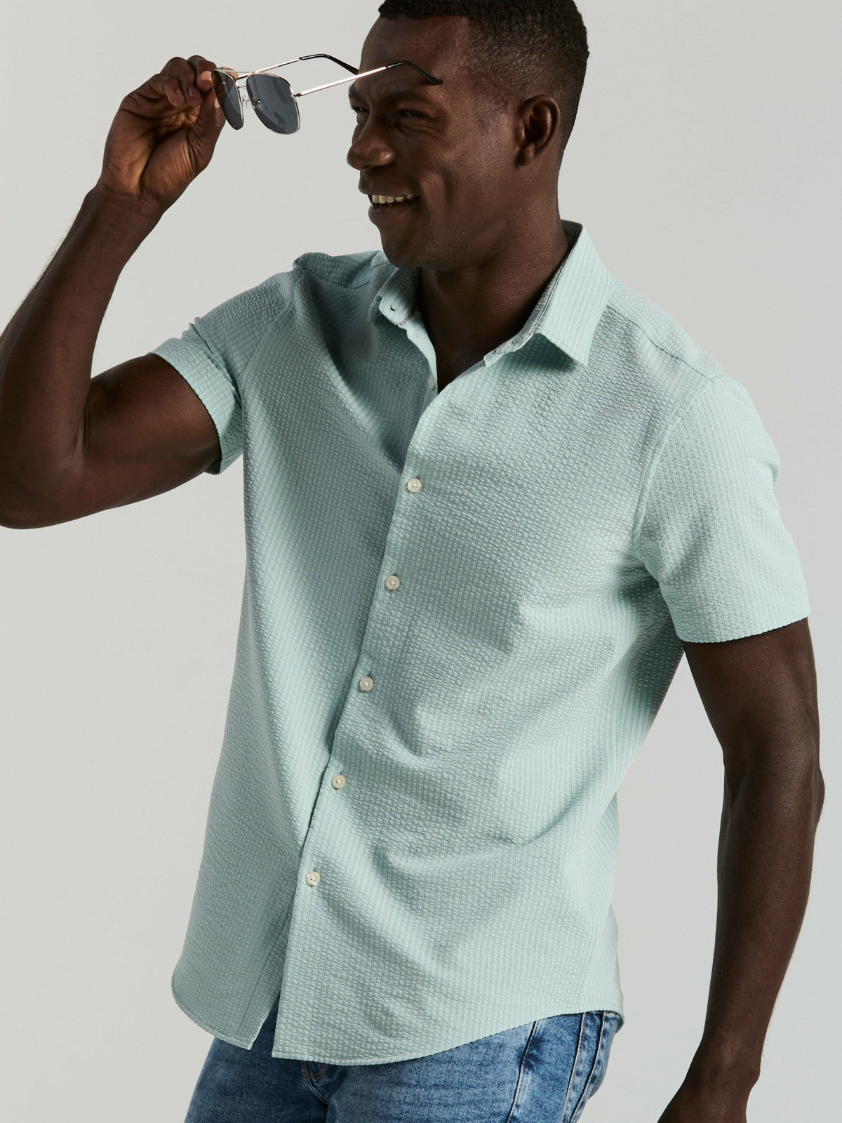 Stretch Seersucker Slim Fit Shirt | Perry Ellis