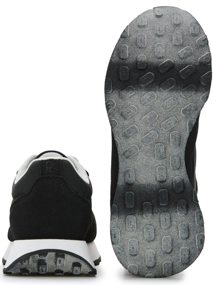 Stride Sneaker | Perry Ellis